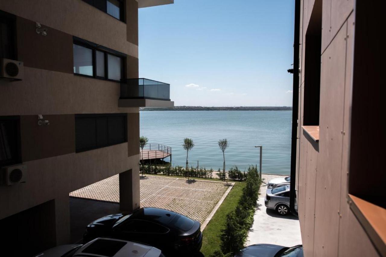 New Central Lake Apartment Mamaia